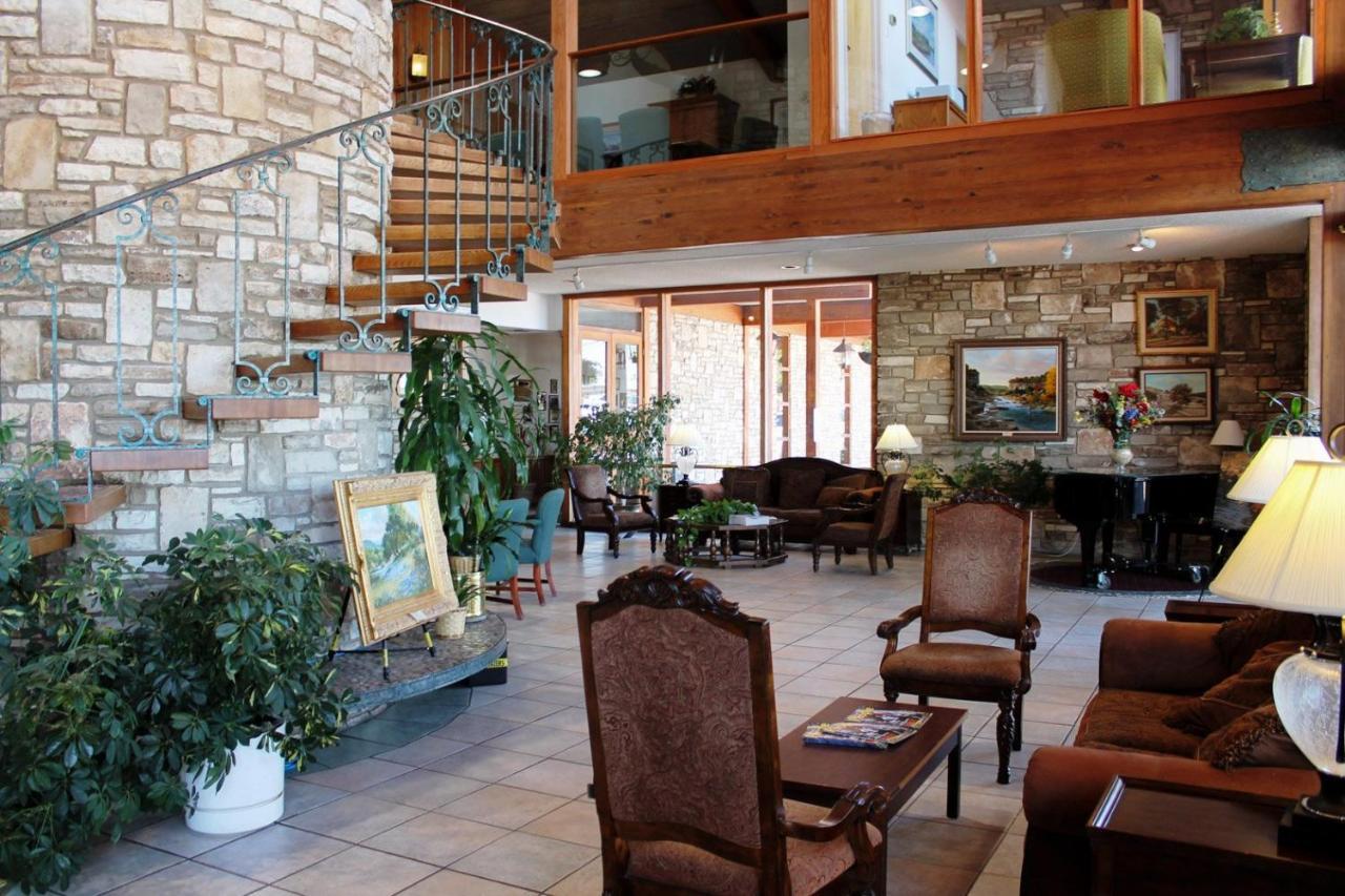 Of The Hills And Conference Center Hotel Kerrville