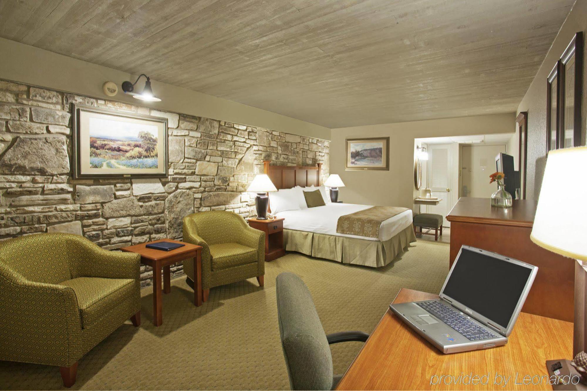 Hotel Of The Hills And Conference Center